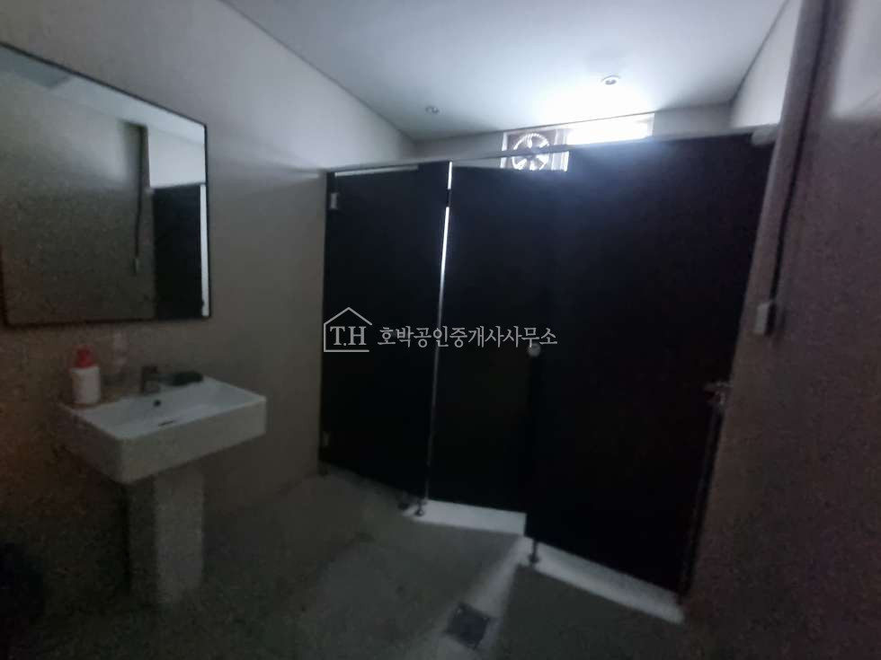서울 동작구 사당동 사당 다이소 옆 대도로변 2층 상가 임대입니다. 월세 매물번호 10029 사진 13