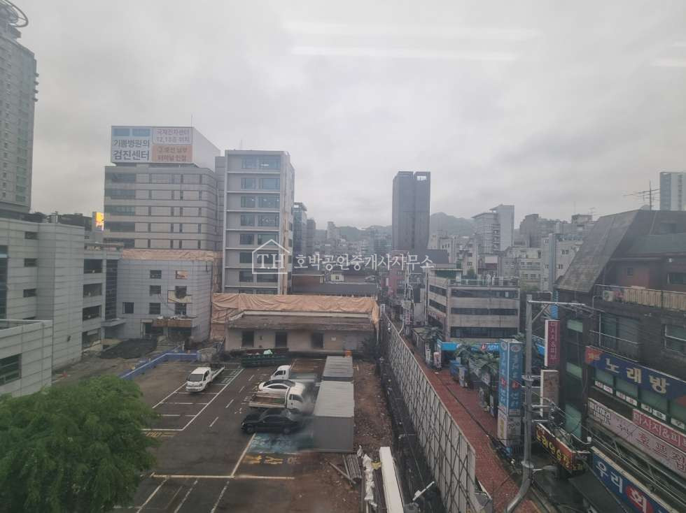 서울 동작구 사당동 사당 10번출구 2분거리 초역세권 사무실 임대입니다. 월세 매물번호 10042 사진 3